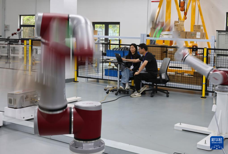 經(jīng)濟(jì)大省挑大梁丨上海:大力發(fā)展先進(jìn)制造業(yè) 書(shū)寫(xiě)高質(zhì)量發(fā)展新篇章